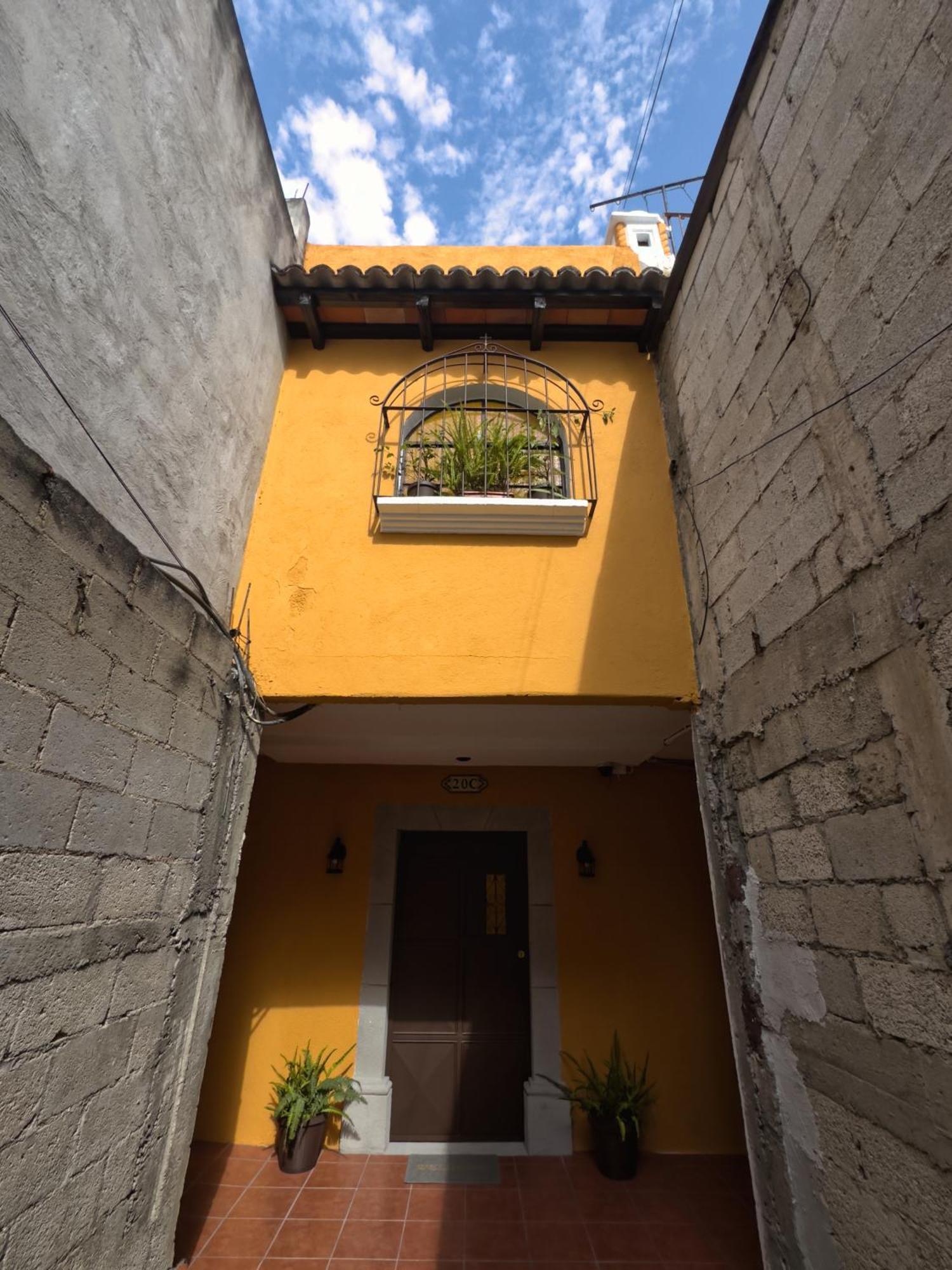 Maison Bougainvillea Hostel