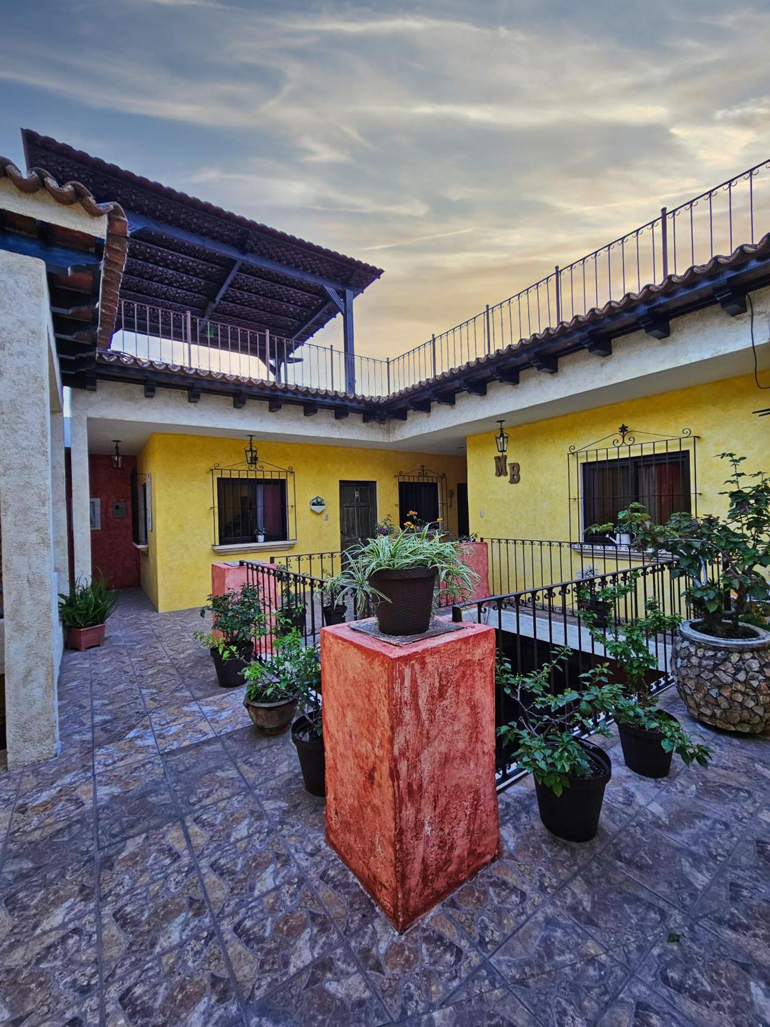 Maison Bougainvillea Hostel Antigua
