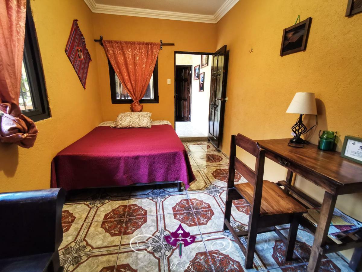 Maison Bougainvillea Hostel *