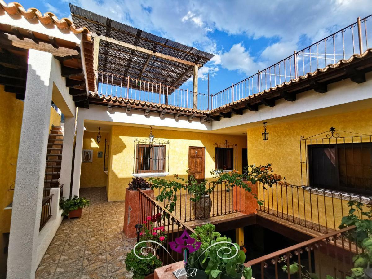 Maison Bougainvillea Hostel
