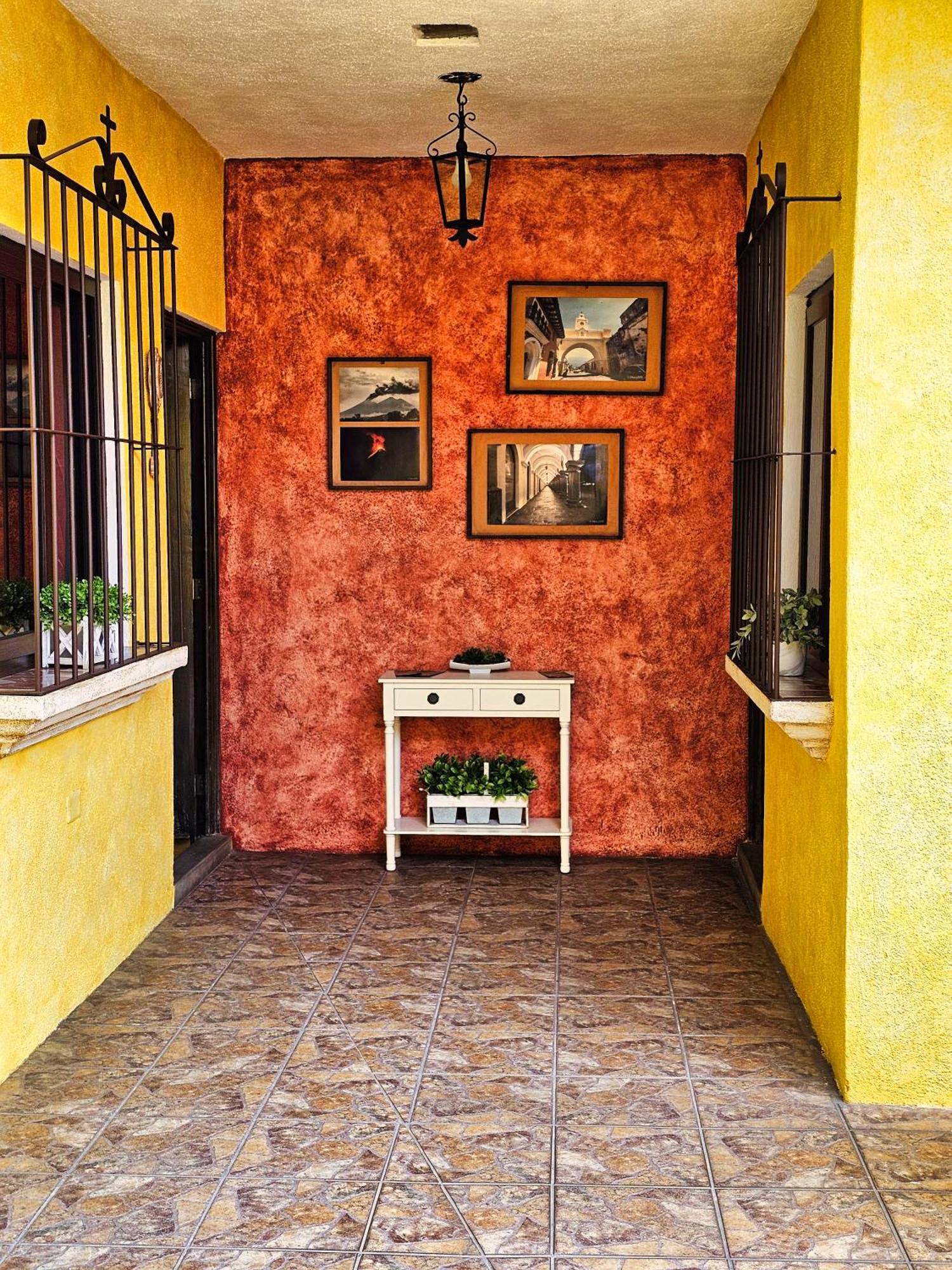 Hostal Maison Bougainvillea *