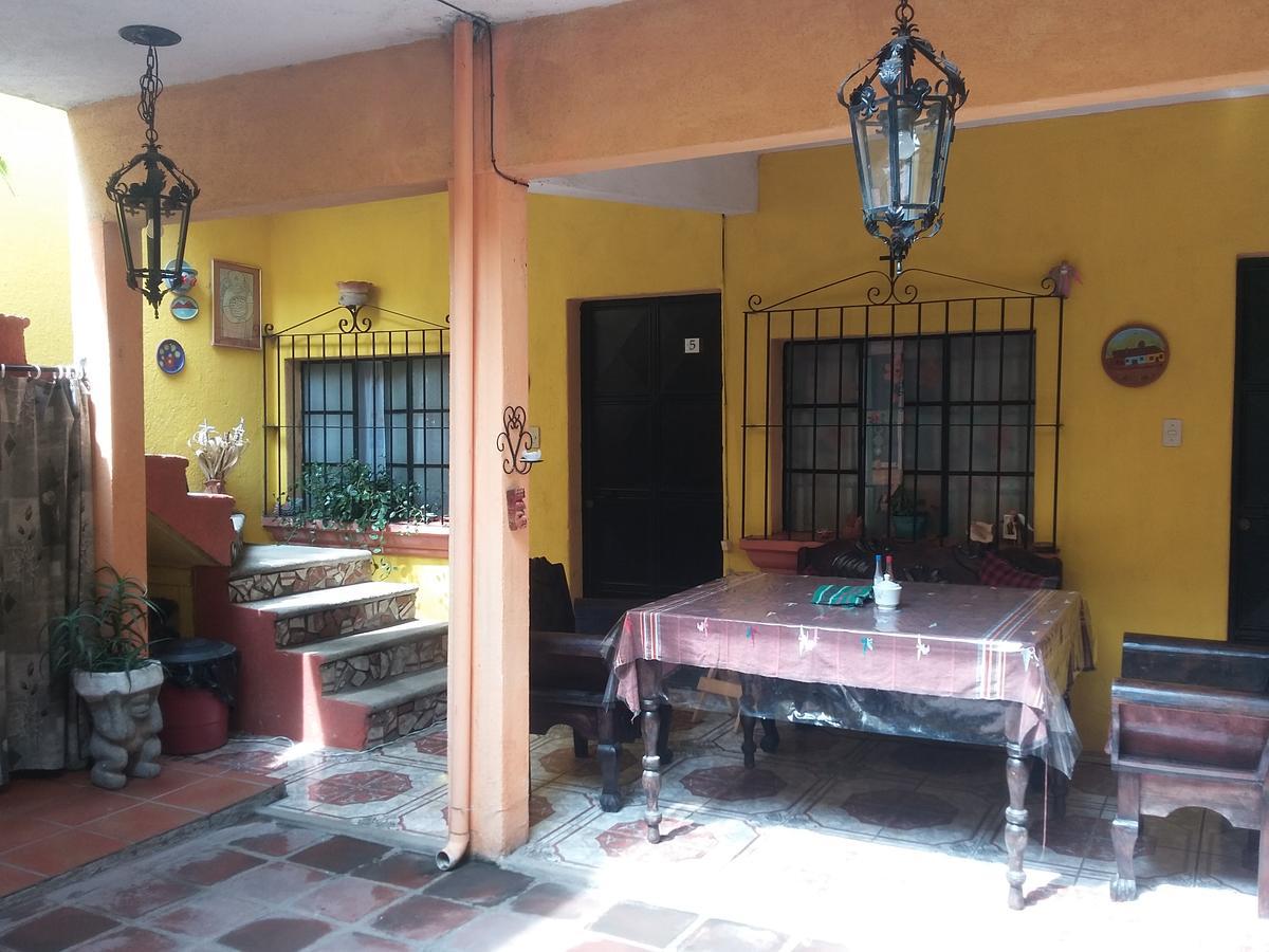Maison Bougainvillea Hostal *