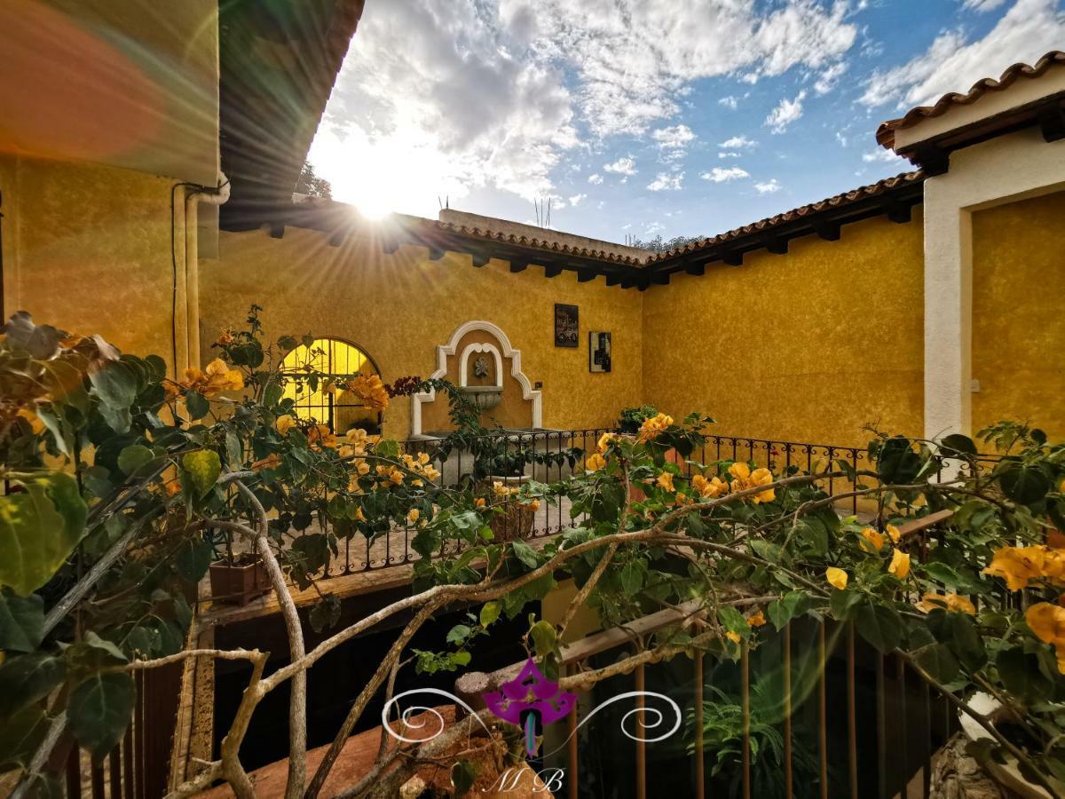 Maison Bougainvillea Hostal *